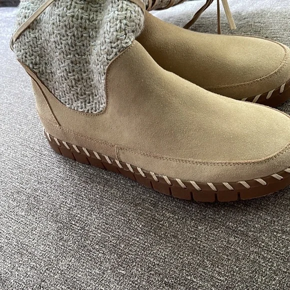 Brand new MUK LUKS boots water repellent, memory foam, insole, genuine suede - Picture 3 of 5